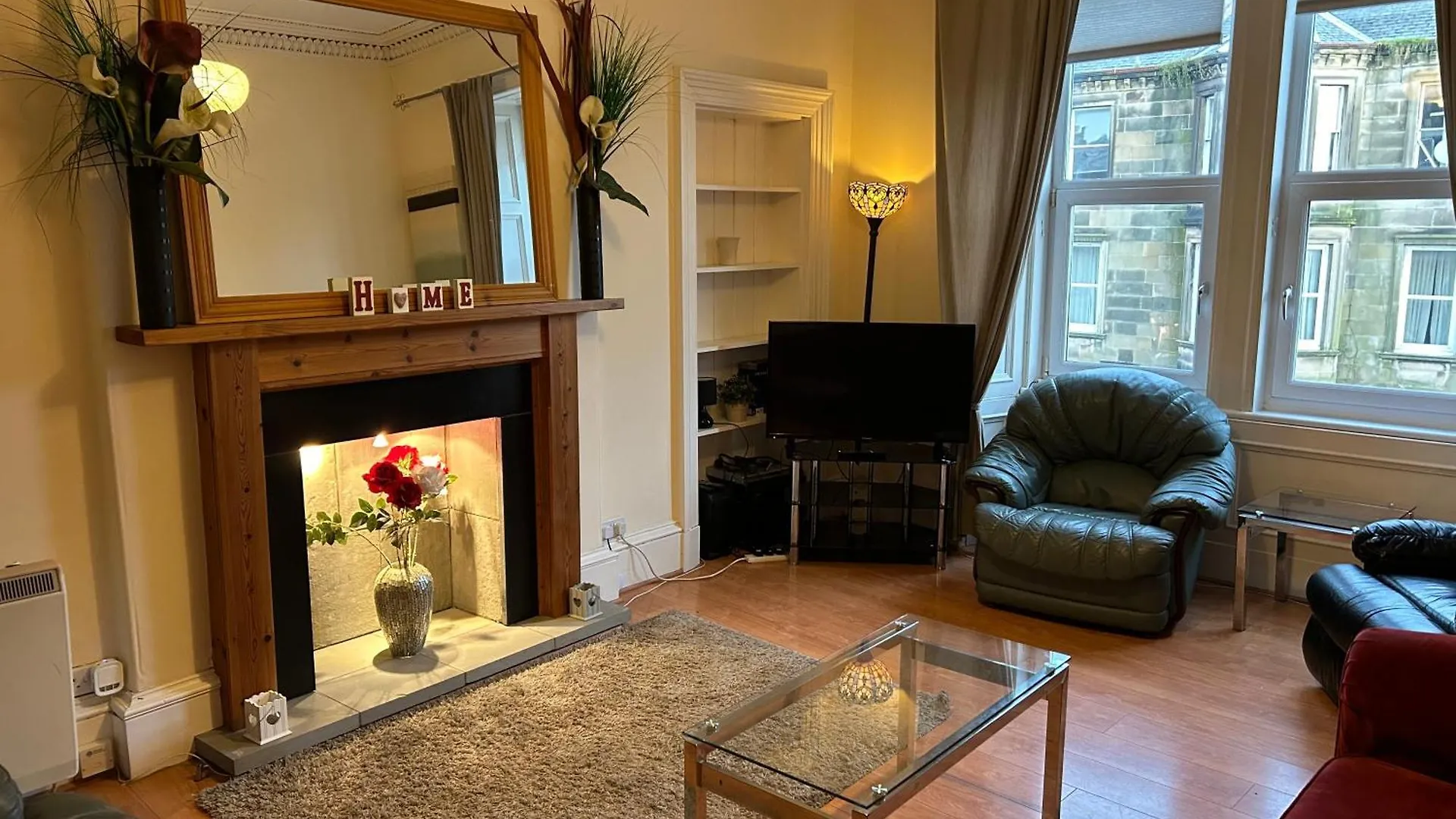 Traditional Edinburgh City Centre Apartment